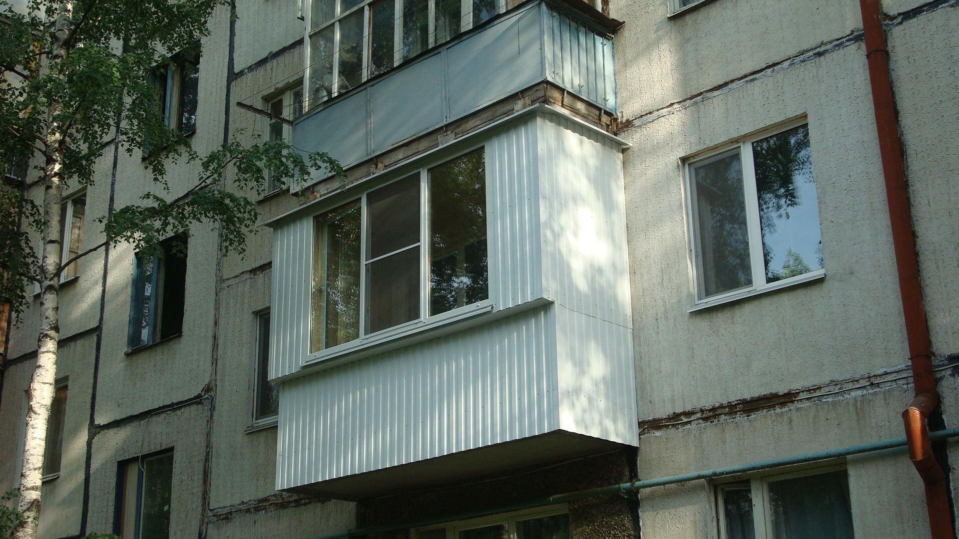 пластиковые балконные рамы с выносом